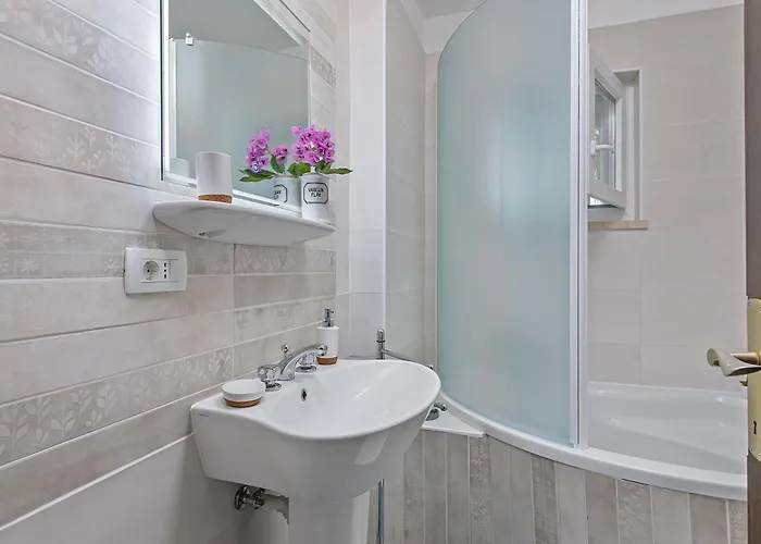 Nada, Paradise By The Sea And Beaches *