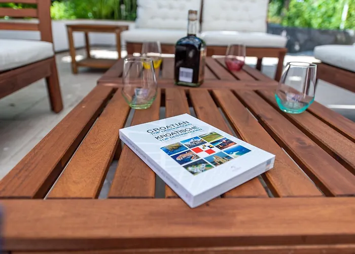 Nada, Paradise By The Sea And Beaches Villa Omišalj