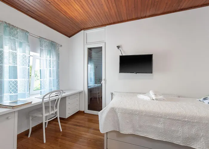 Nada, Paradise By The Sea And Beaches Omišalj