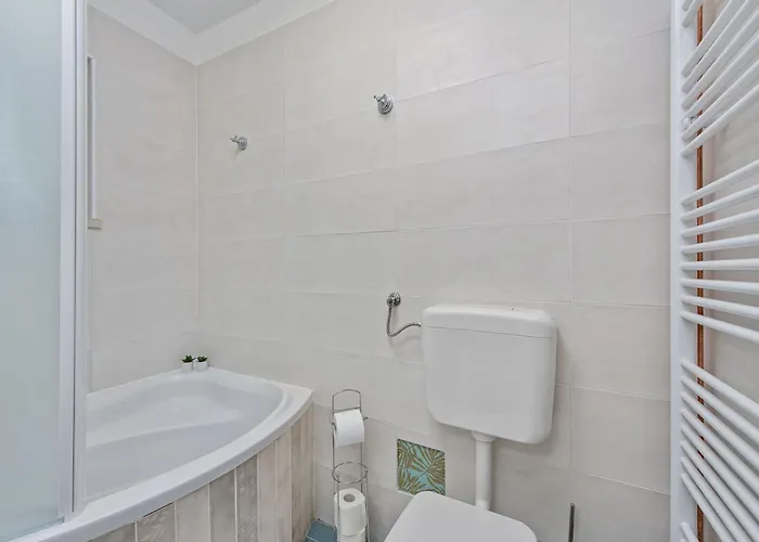 Nada, Paradise By The Sea And Beaches * Omišalj