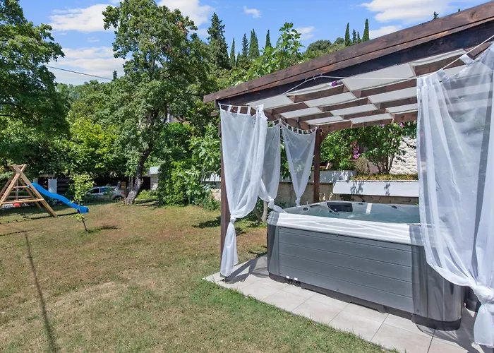 Nada, Paradise By The Sea And Beaches * Omišalj