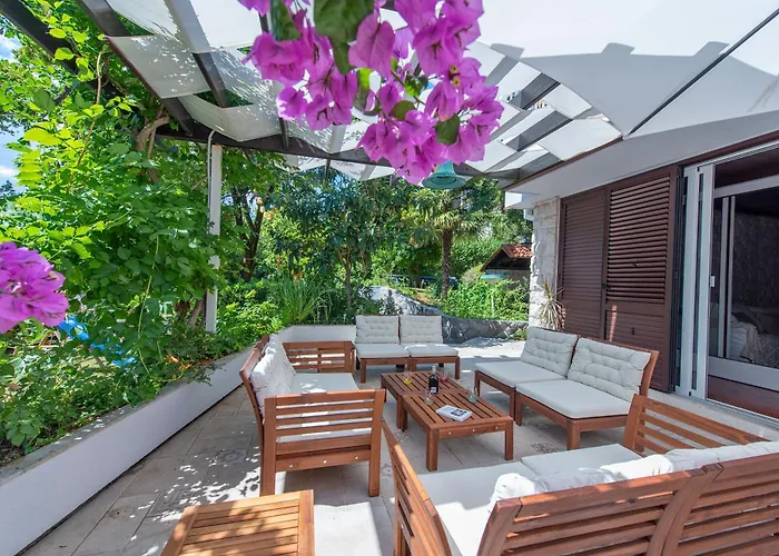 Nada, Paradise By The Sea And Beaches