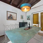 Nada, Paradise By The Sea And Beaches فيلة Omišalj